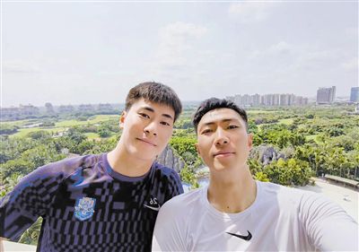 瑜伽鲍沟小视频